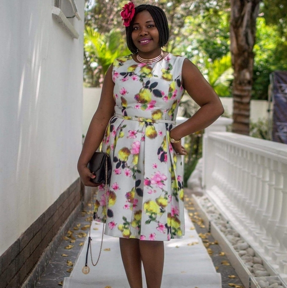 Green Flower Dress 👗 - Picture 2 of 9